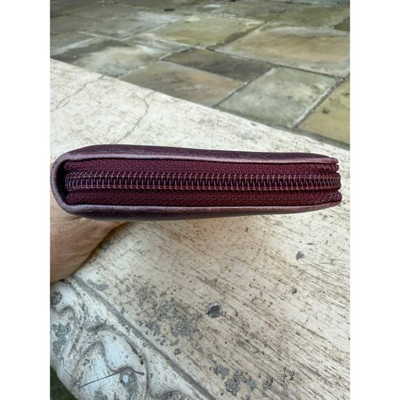 CHANEL CAMELLIA PURPLE LEATHER LONG ZIPPY WALLET - Picture 7 of 8